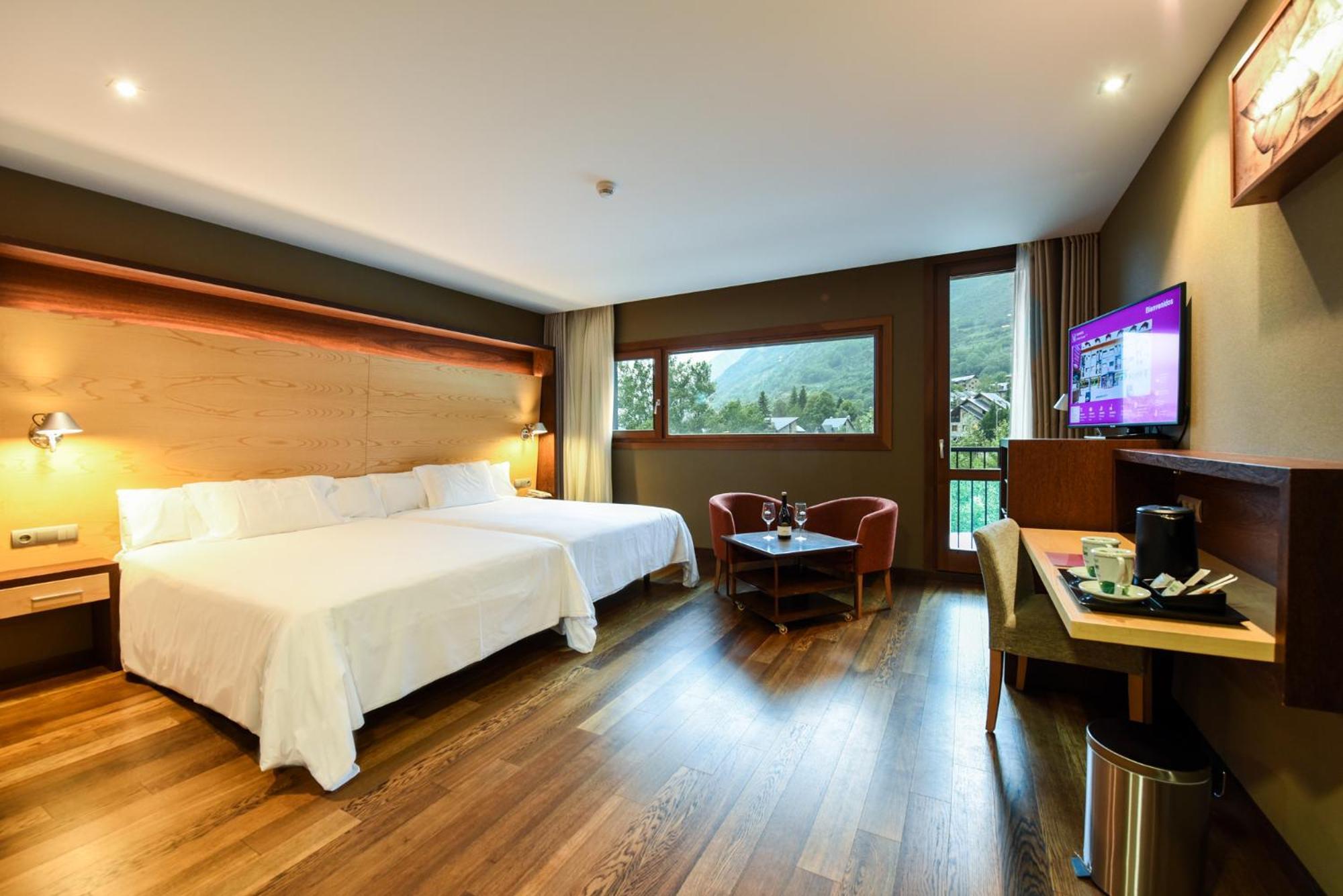 Sommos Hotel Aneto Benasque Eksteriør billede