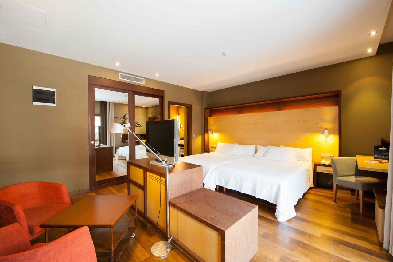 Sommos Hotel Aneto Benasque Eksteriør billede